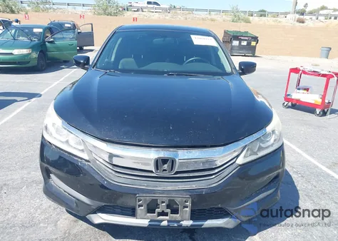 2017 Honda Accord Lx z USA, uszkodzony, nr VIN 1HGCR2F39HA248707